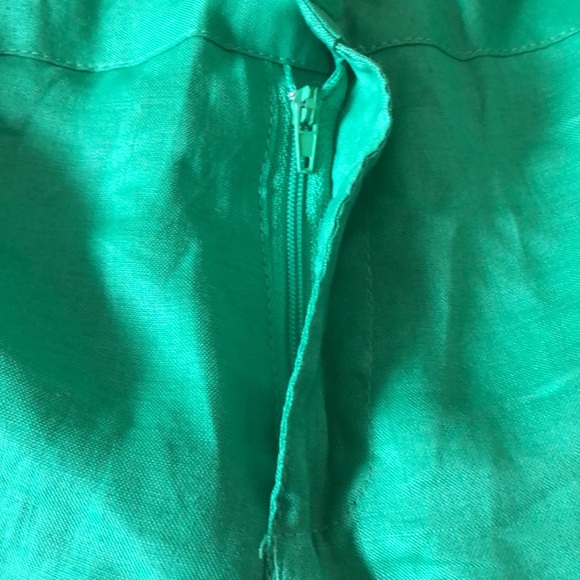 Giorgiana by Naji Linen Capris - Picture 7 of 10